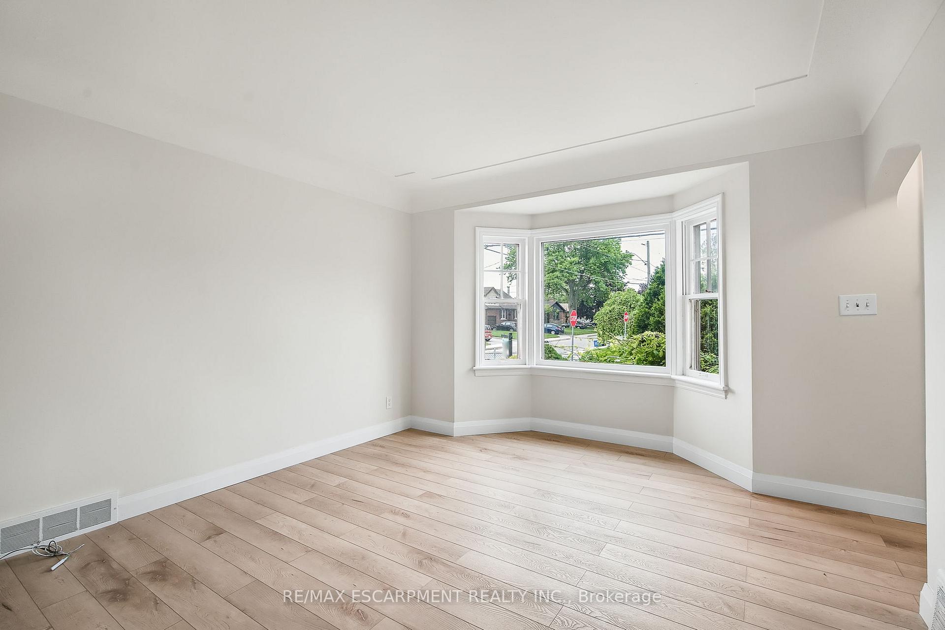 Photo 37 of 287 Montrose Avenue, Hamilton, Rosedale — HOMEH