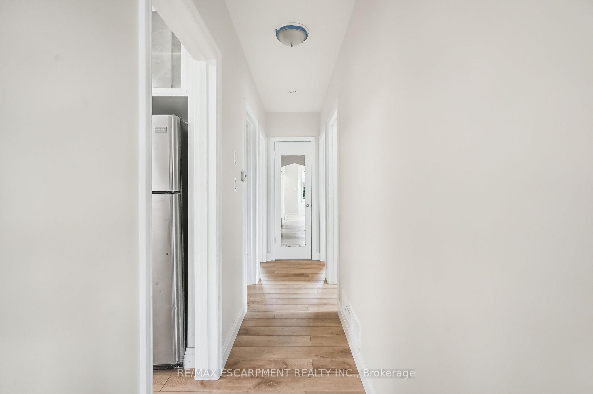 Photo 10 of 287 Montrose Avenue, Hamilton, Rosedale — HOMEH