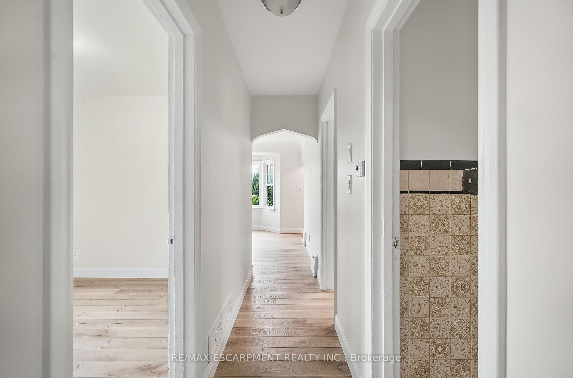 Photo 12 of 287 Montrose Avenue, Hamilton, Rosedale — HOMEH