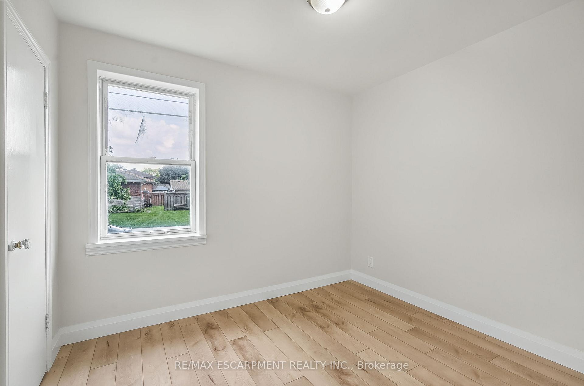 Photo 13 of 287 Montrose Avenue, Hamilton, Rosedale — HOMEH
