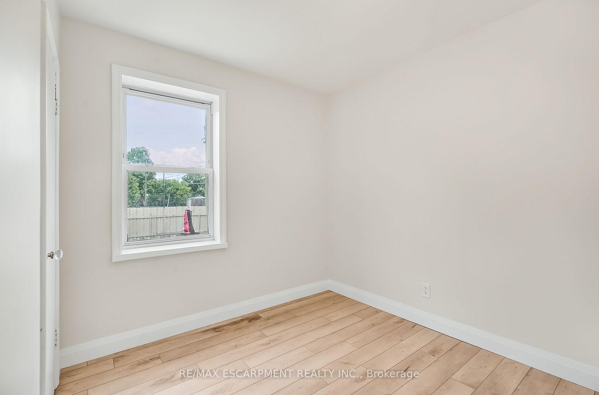 Photo 15 of 287 Montrose Avenue, Hamilton, Rosedale — HOMEH