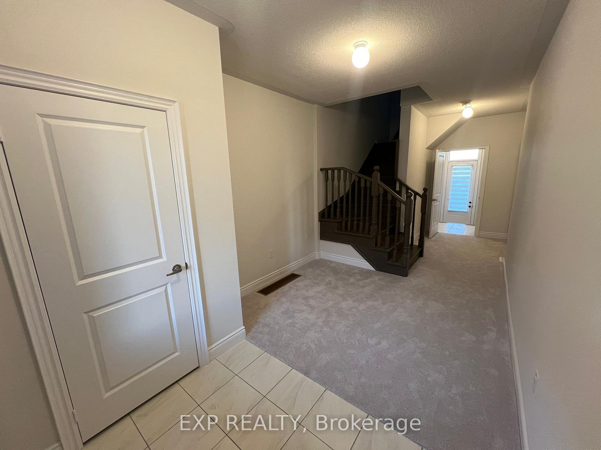 Photo 2 of 121 Tennant Circle, Vaughan, Vellore Village — HOMEH