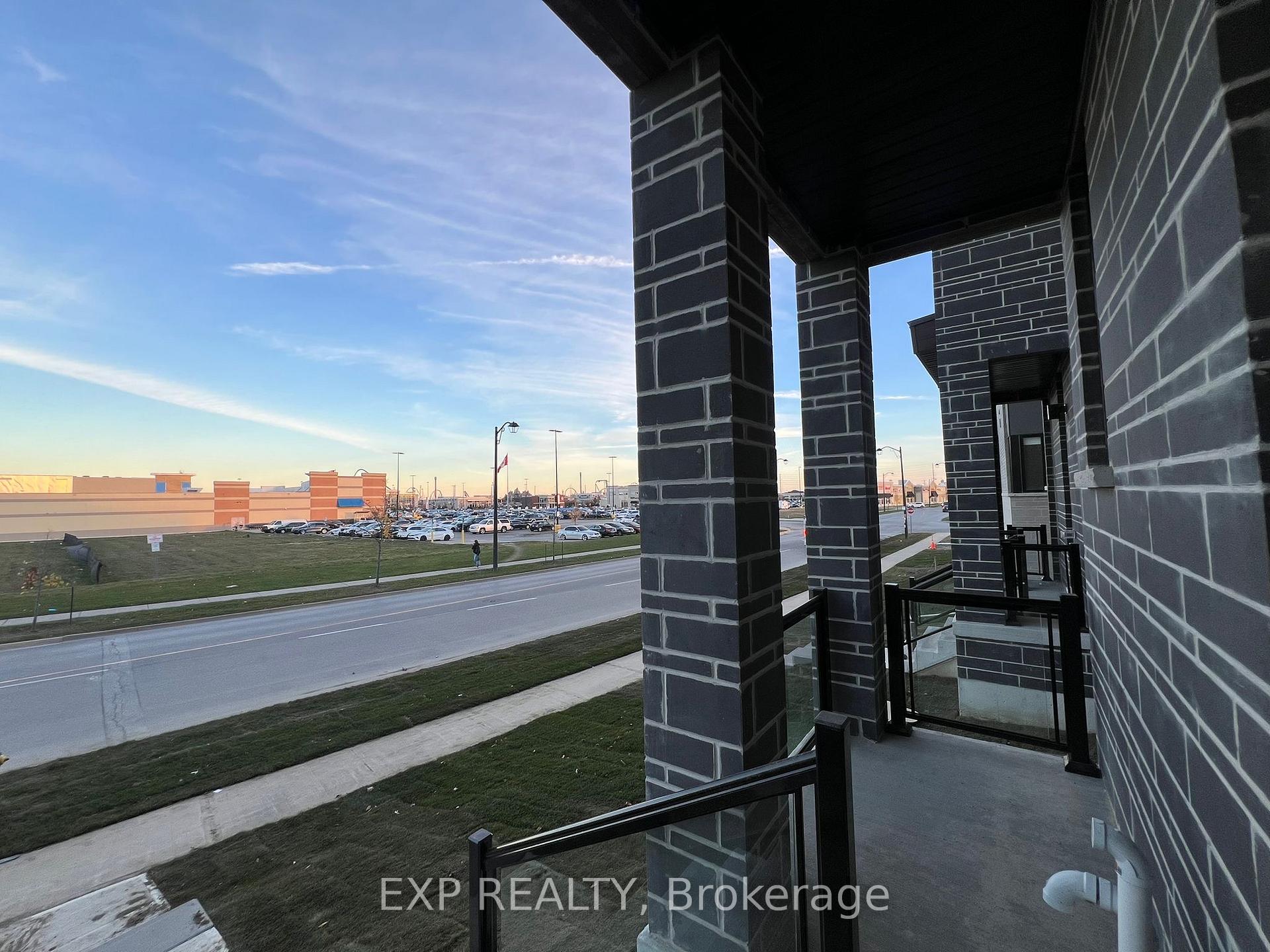 Photo 10 of 121 Tennant Circle, Vaughan, Vellore Village — HOMEH