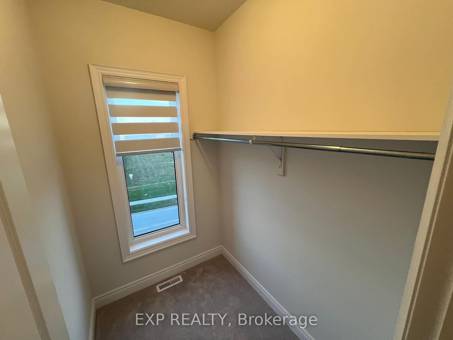 Photo 6 of 121 Tennant Circle, Vaughan, Vellore Village — HOMEH