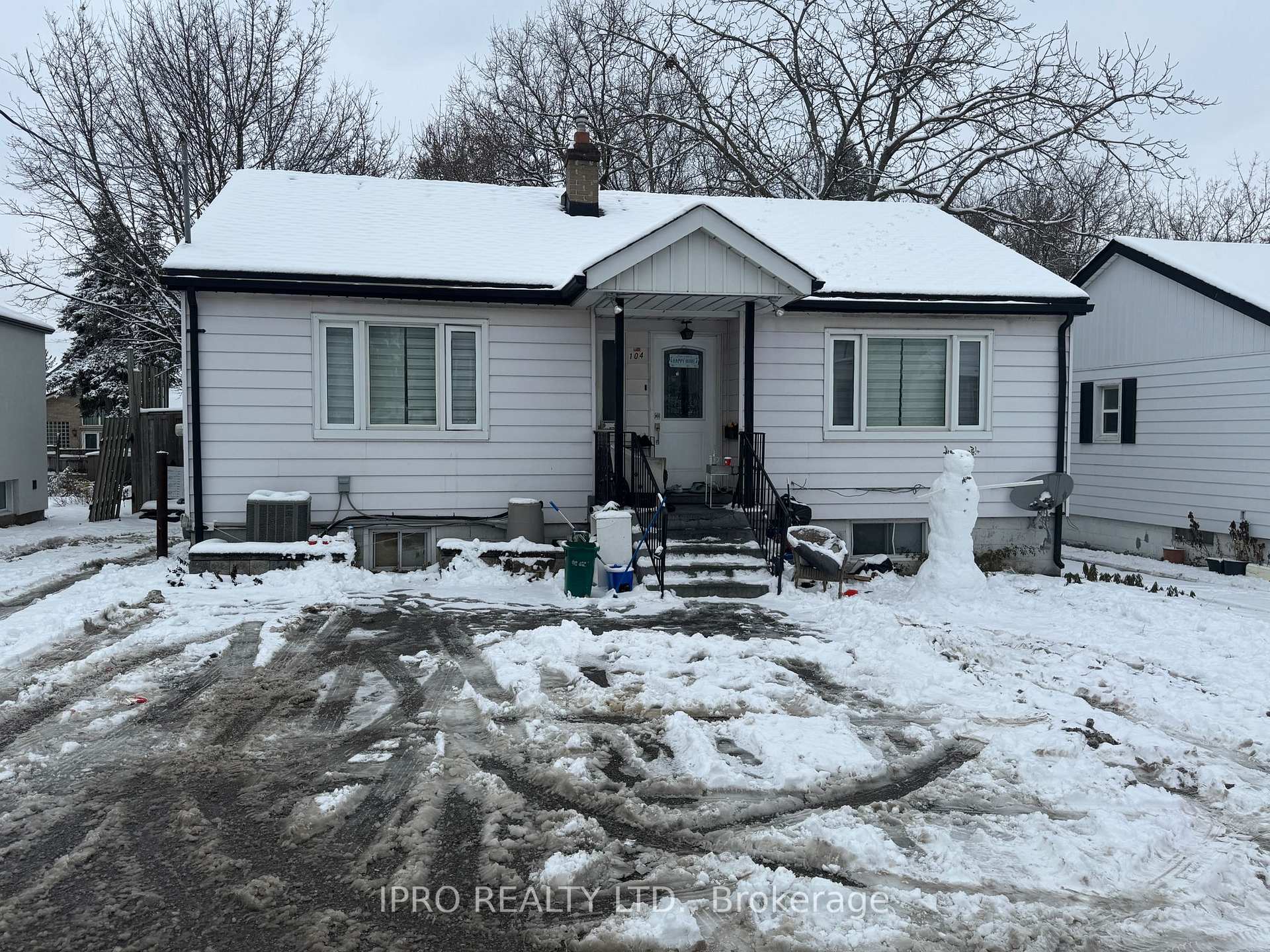 Photo 1 of 104 Steeles Avenue E, Markham, Grandview — HOMEH