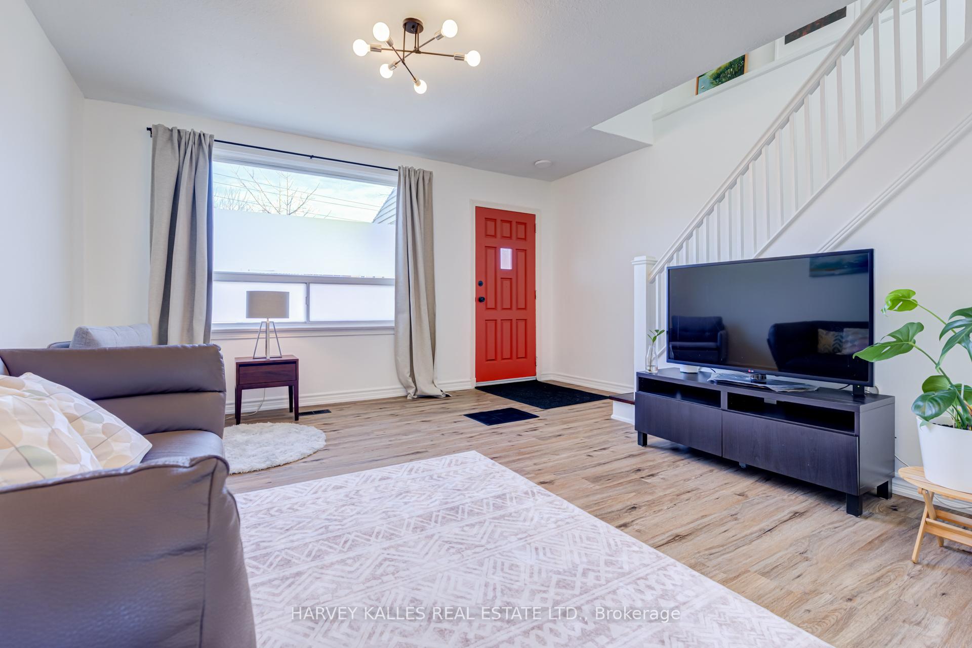 Photo 2 of 562 Royal York Road, Etobicoke, Stonegate-Queensway — HOMEH