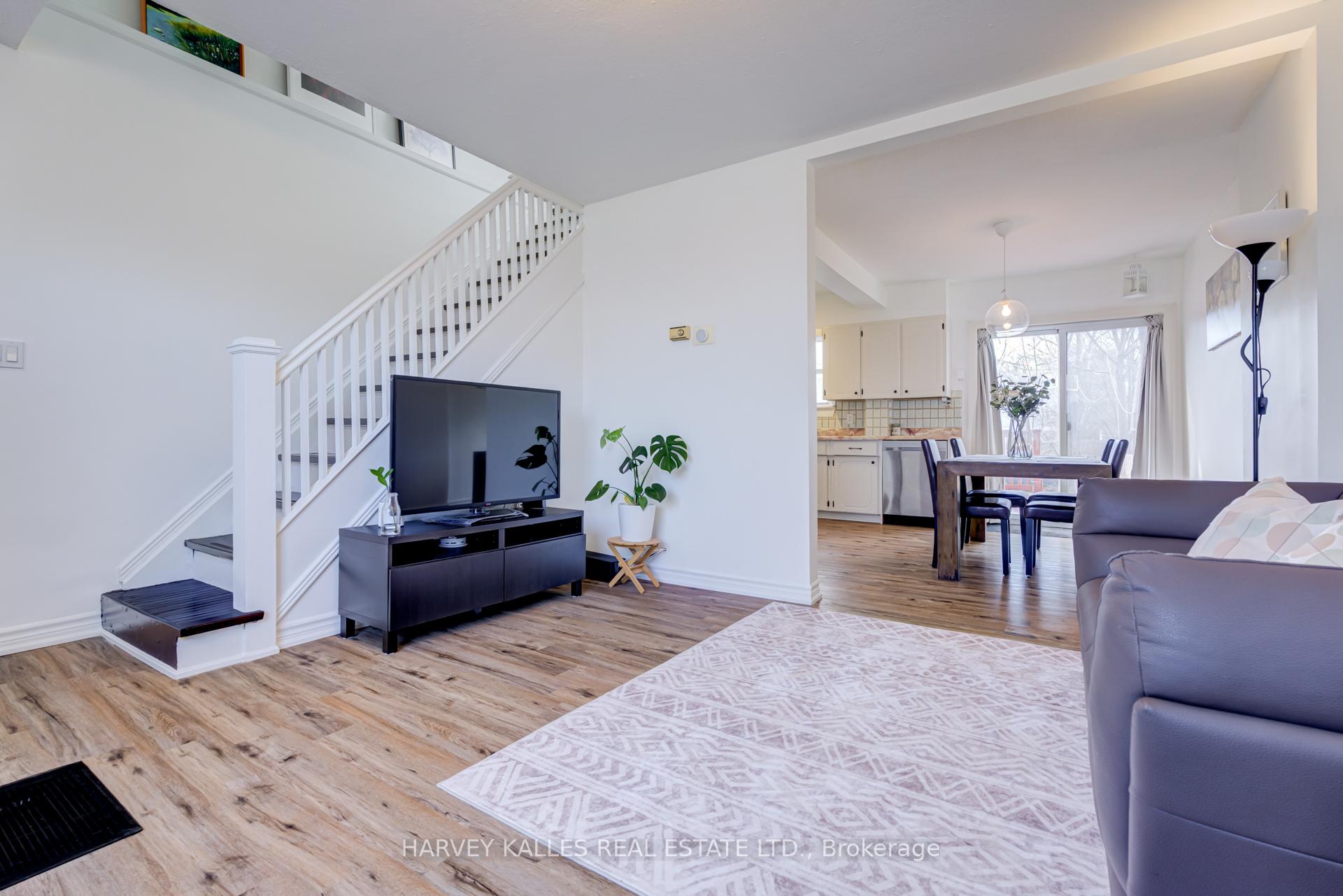 Photo 4 of 562 Royal York Road, Etobicoke, Stonegate-Queensway — HOMEH