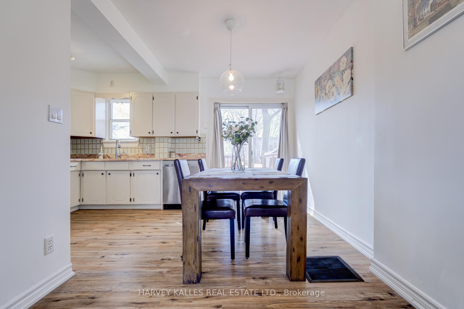 Photo 6 of 562 Royal York Road, Etobicoke, Stonegate-Queensway — HOMEH