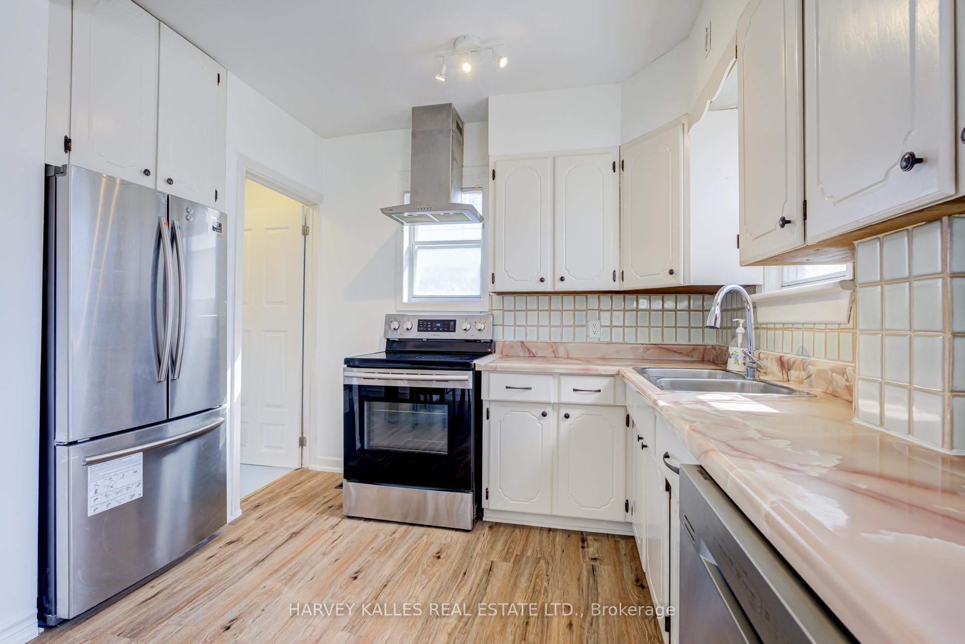 Photo 5 of 562 Royal York Road, Etobicoke, Stonegate-Queensway — HOMEH