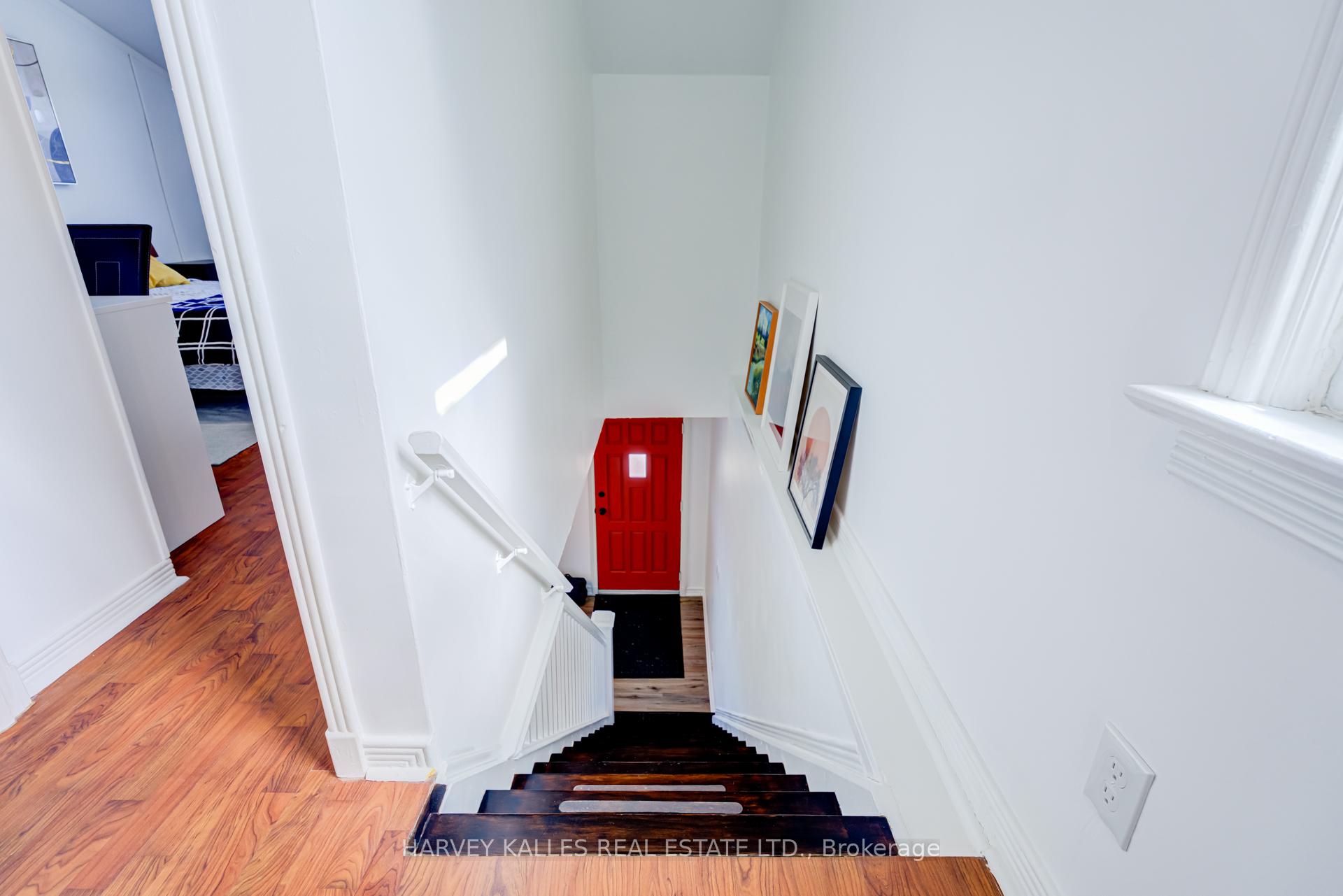 Photo 8 of 562 Royal York Road, Etobicoke, Stonegate-Queensway — HOMEH