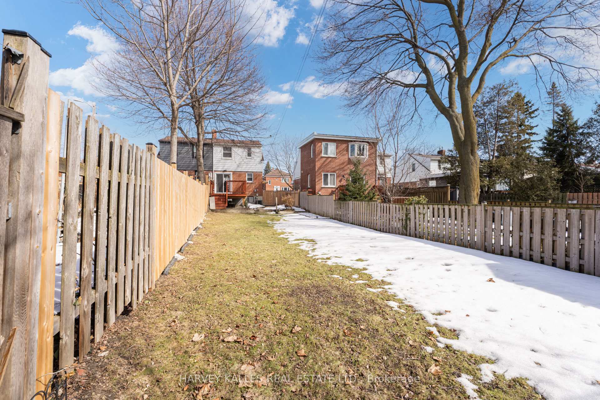 Photo 14 of 562 Royal York Road, Etobicoke, Stonegate-Queensway — HOMEH