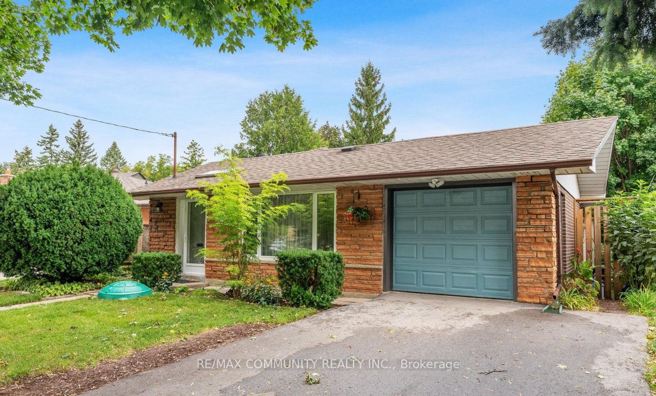 Photo 2 of 109 Thicketwood Drive, Scarborough, Eglinton East — HOMEH