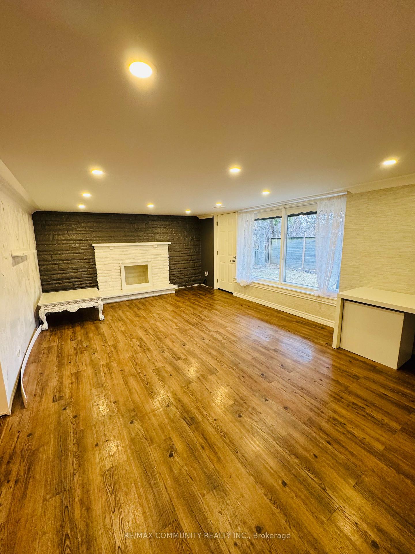 Photo 5 of 109 Thicketwood Drive, Scarborough, Eglinton East — HOMEH
