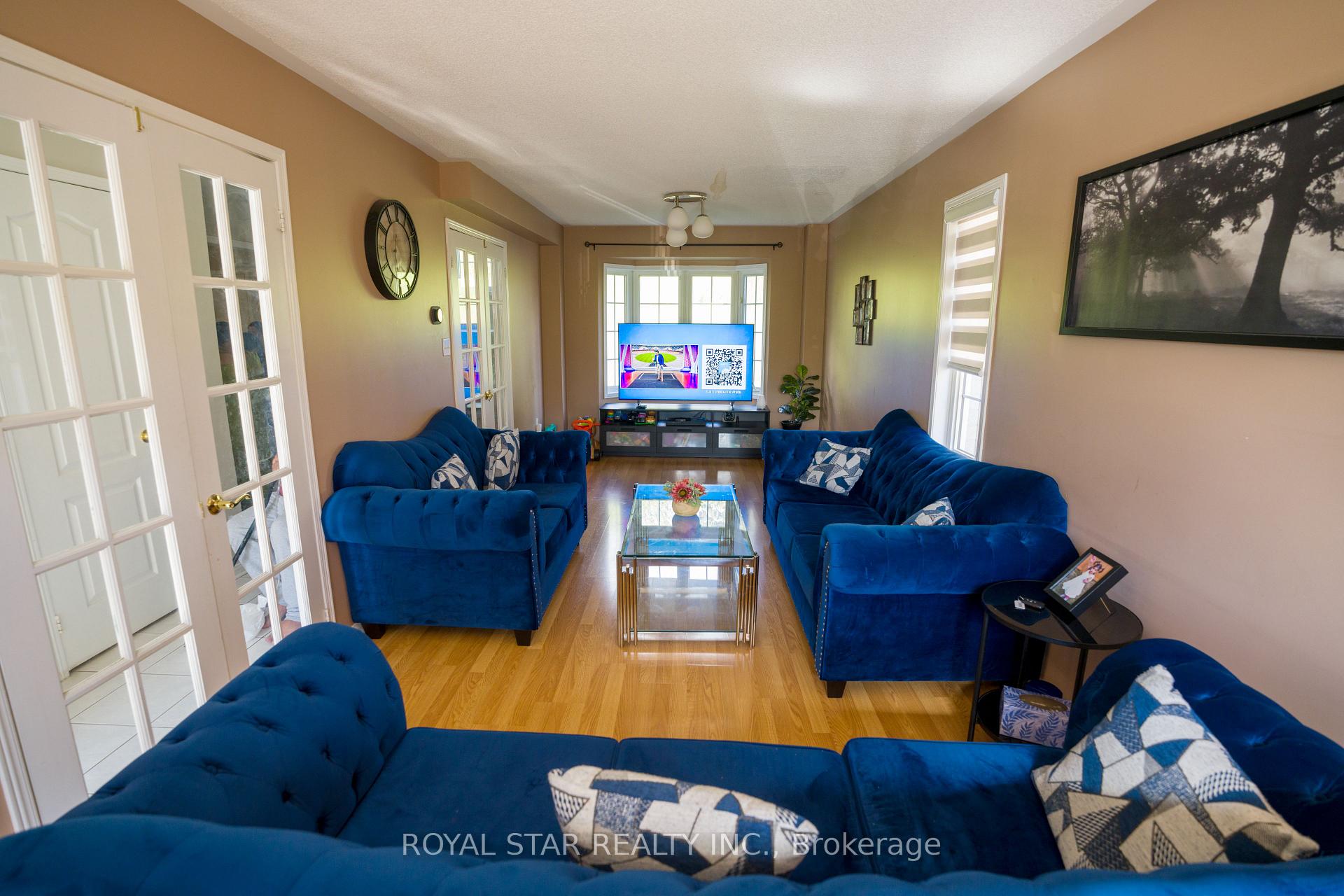 Photo 2 of 2389 Clearside Court, Pickering, Brock Ridge — HOMEH