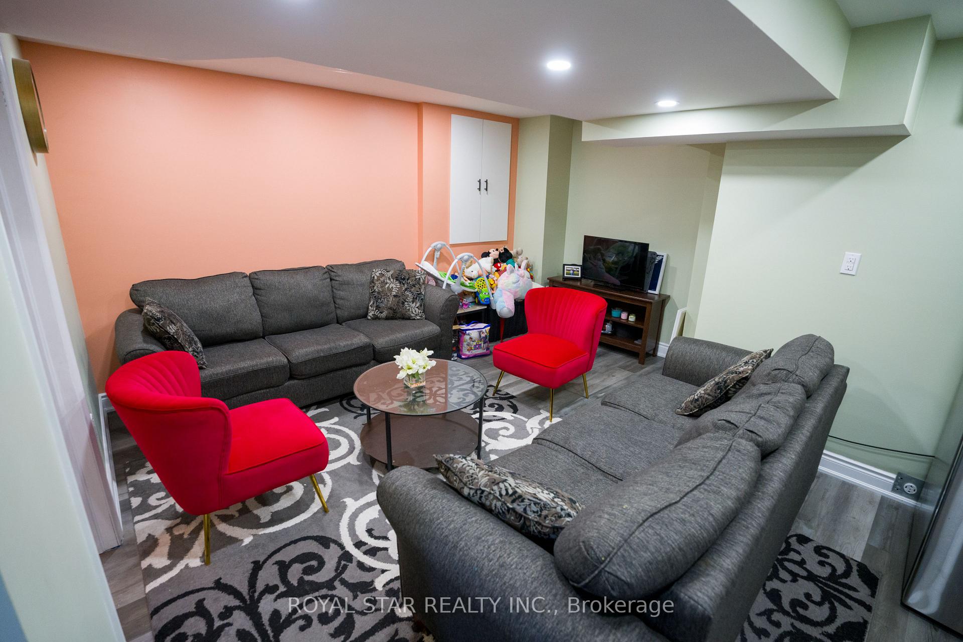 Photo 16 of 2389 Clearside Court, Pickering, Brock Ridge — HOMEH