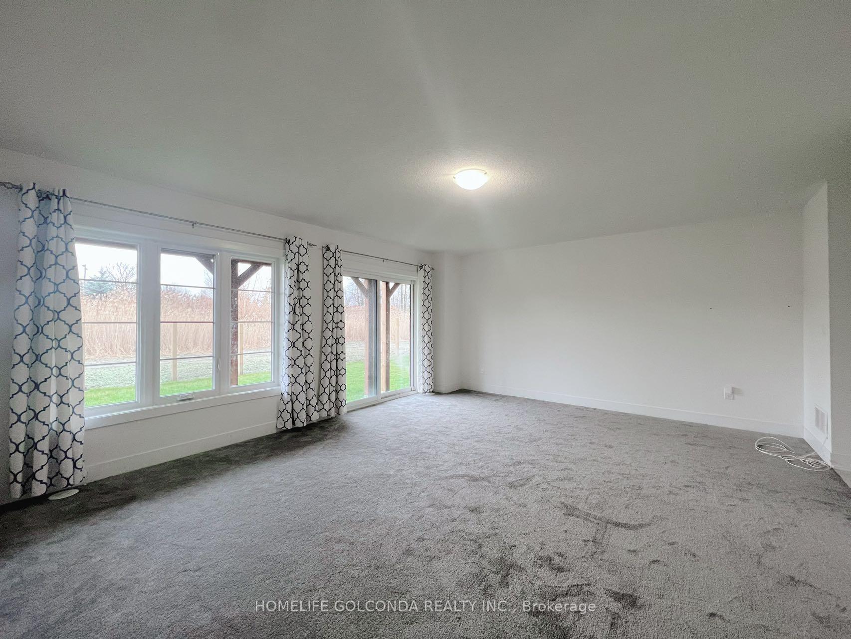 Photo 14 of 11 Elkington Crescent, Whitby, Rural Whitby — HOMEH