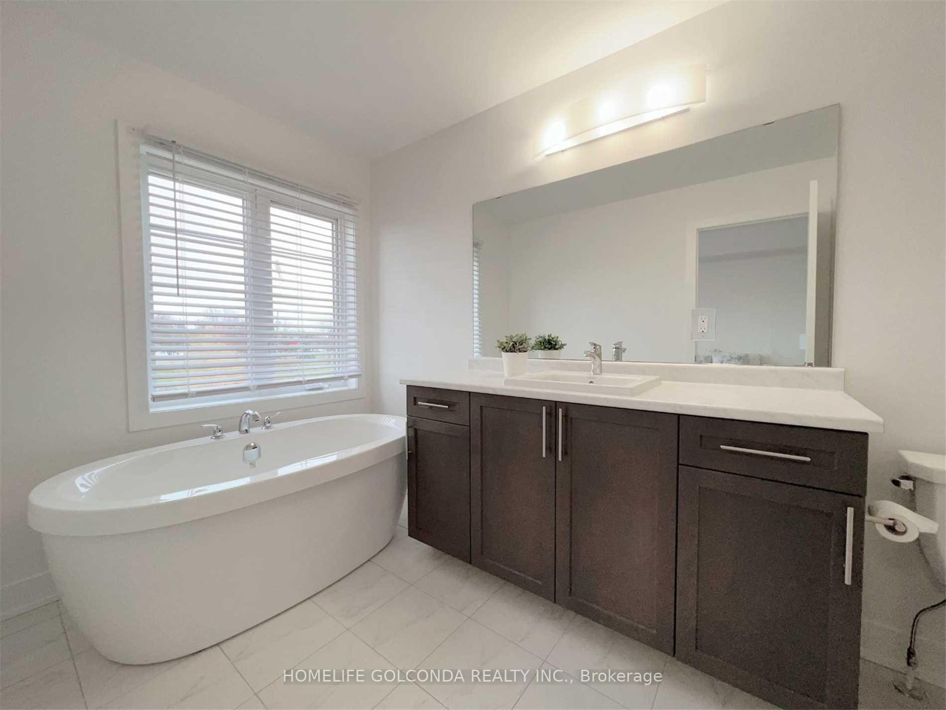Photo 6 of 11 Elkington Crescent, Whitby, Rural Whitby — HOMEH