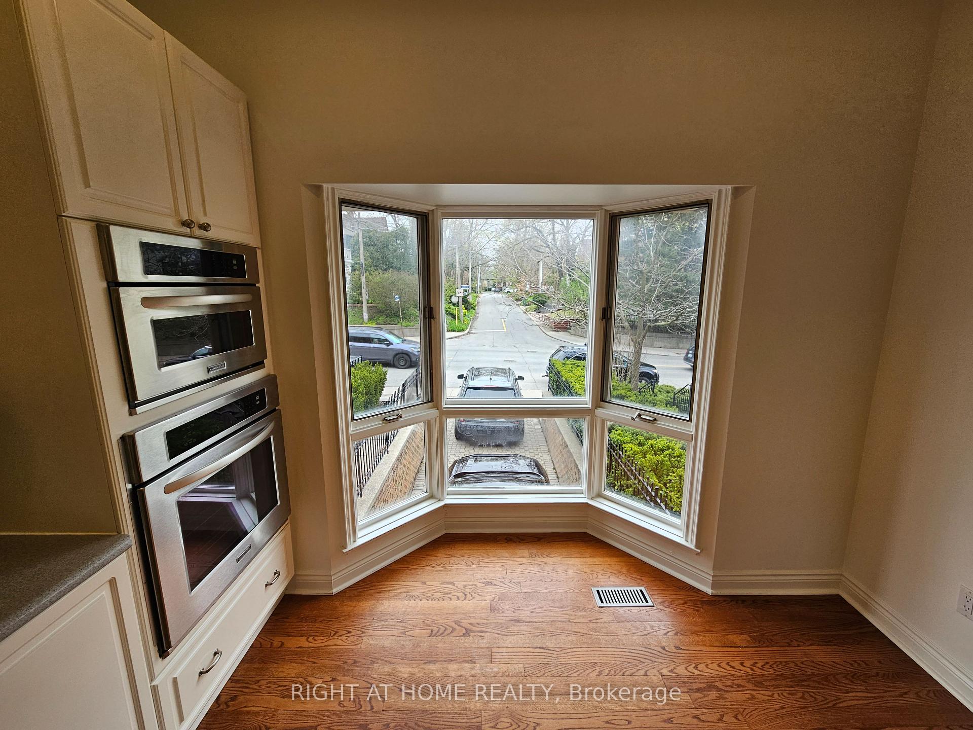 Photo 5 of 350A Spadina Road, Toronto, Forest Hill South — HOMEH