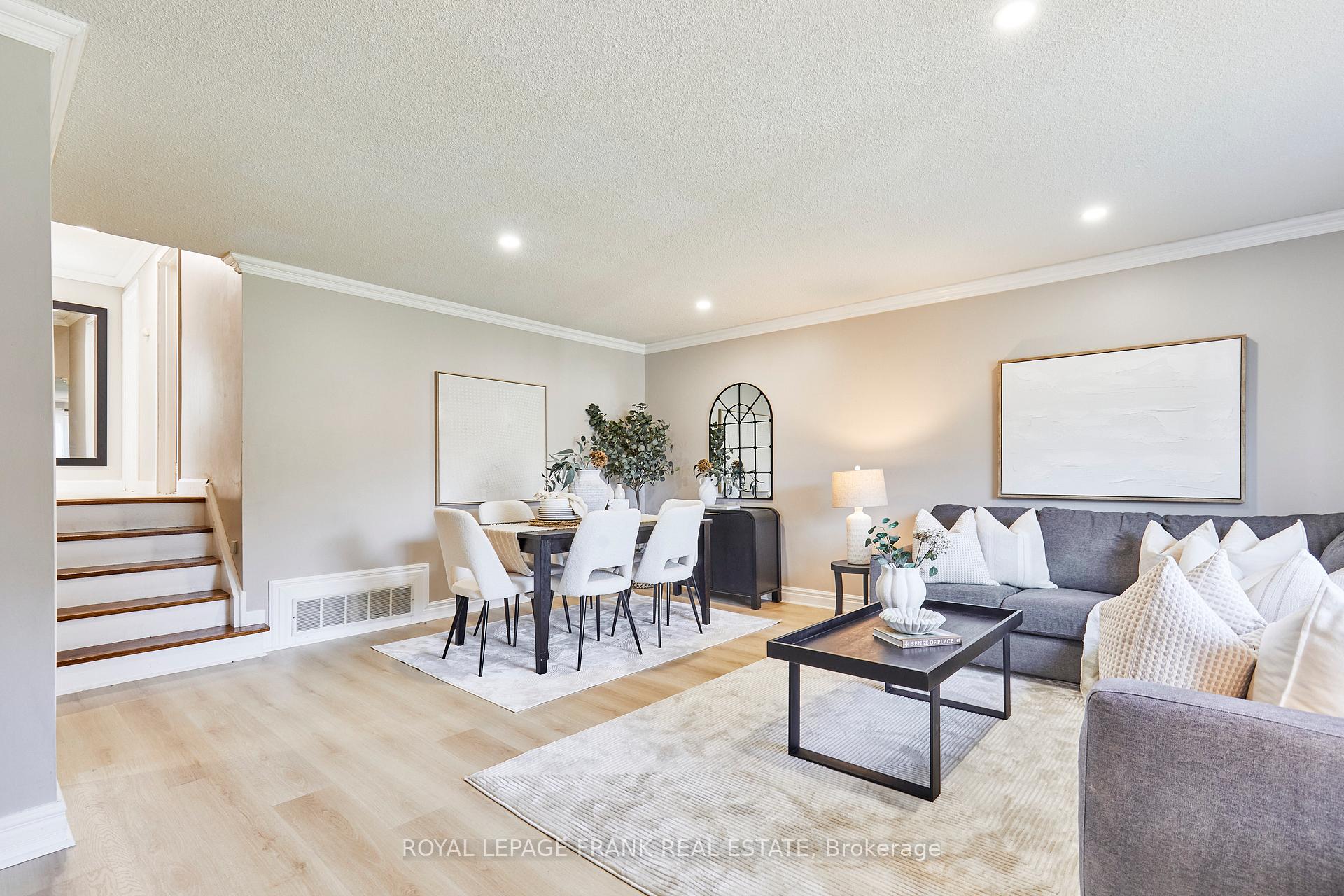 Photo 4 of 24 Roser Crescent, Clarington, Bowmanville — HOMEH