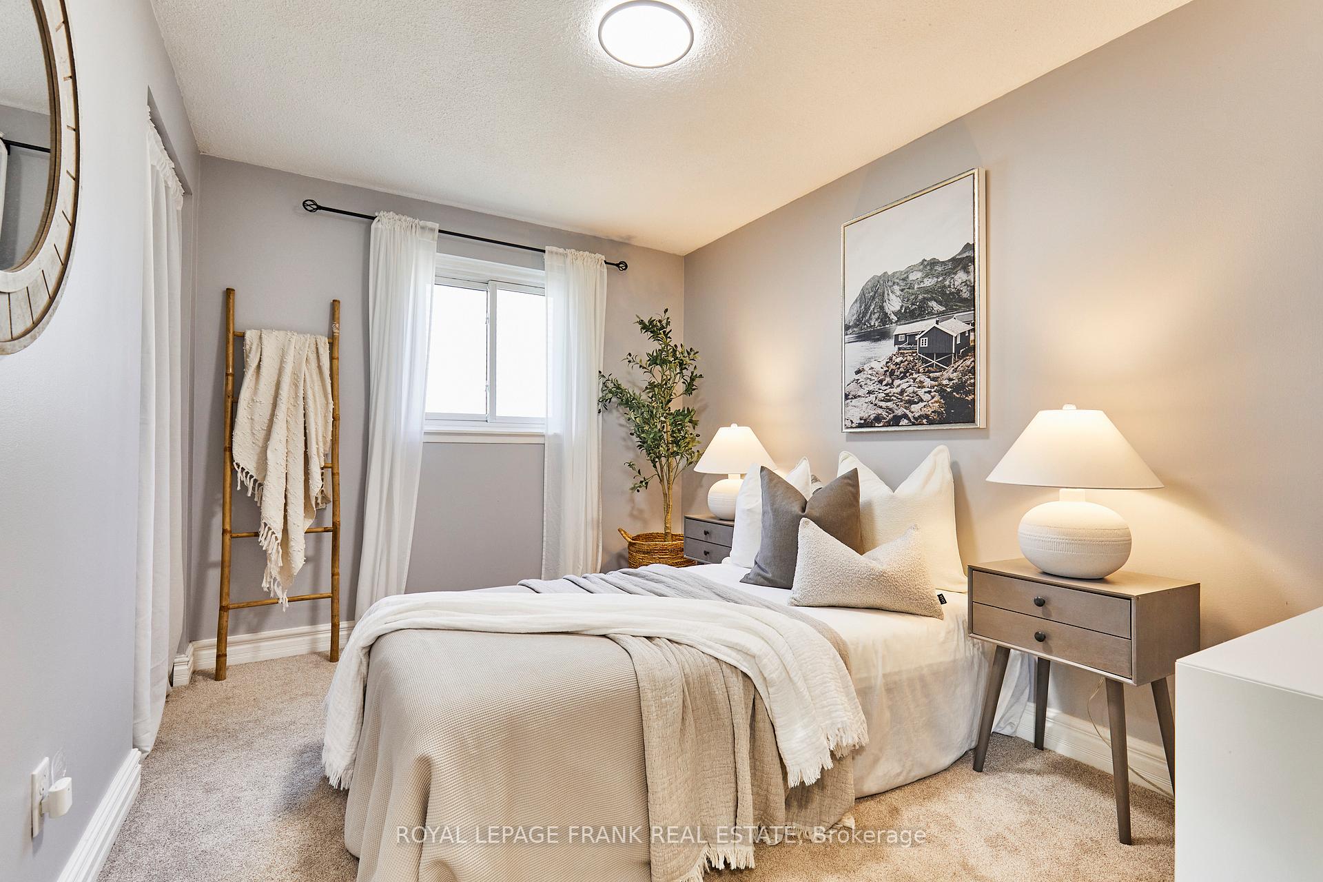 Photo 15 of 24 Roser Crescent, Clarington, Bowmanville — HOMEH