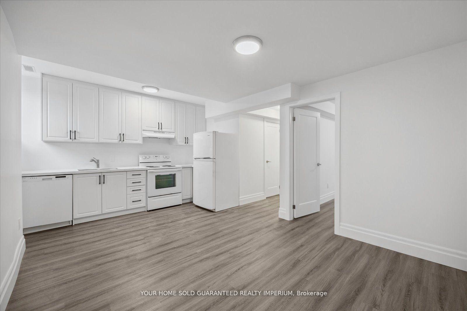 Front of Unit 2, 84 Taunton Road W