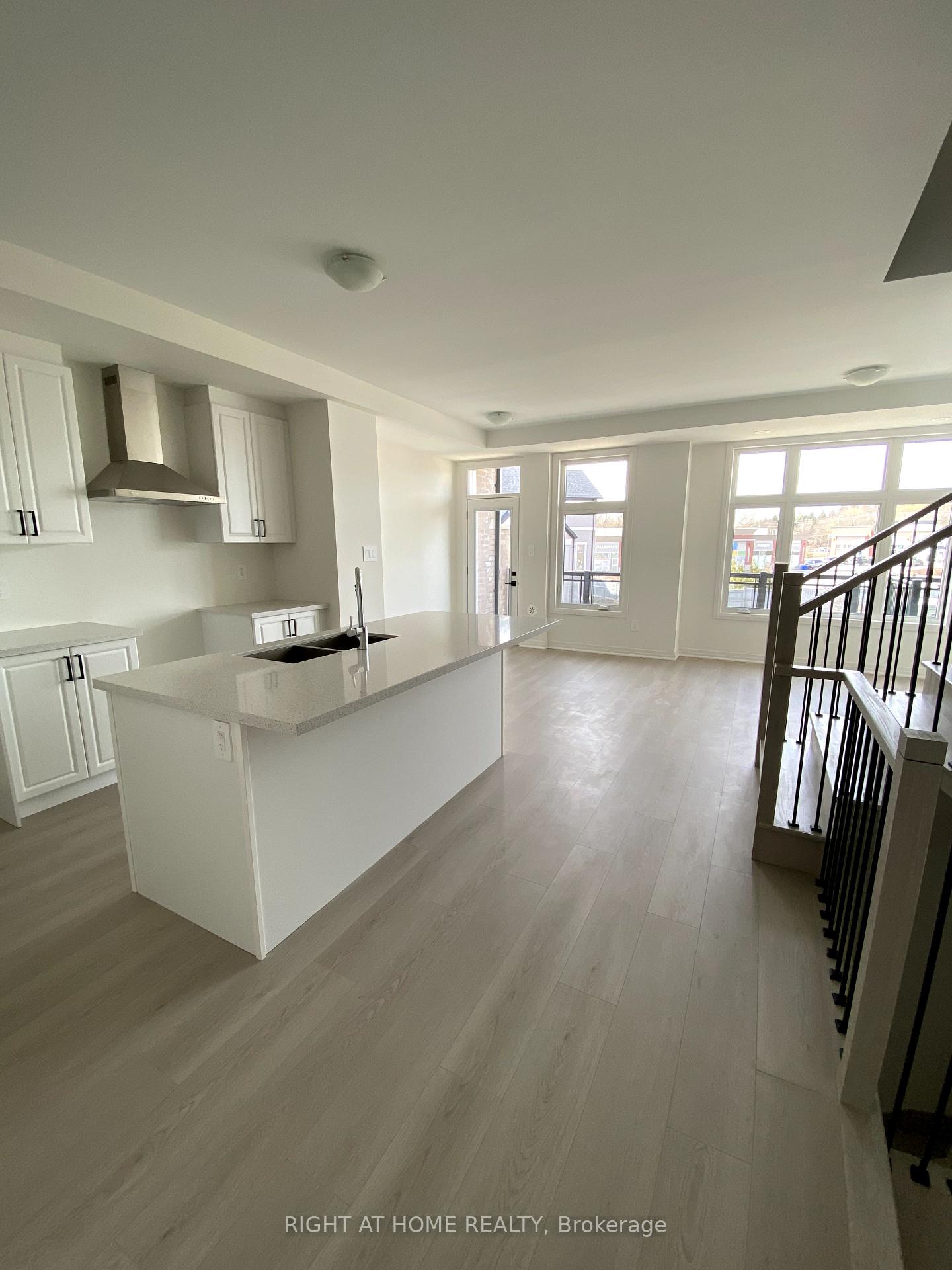 Photo 7 of 99 Brandon Crescent, New Tecumseth, Tottenham — HOMEH