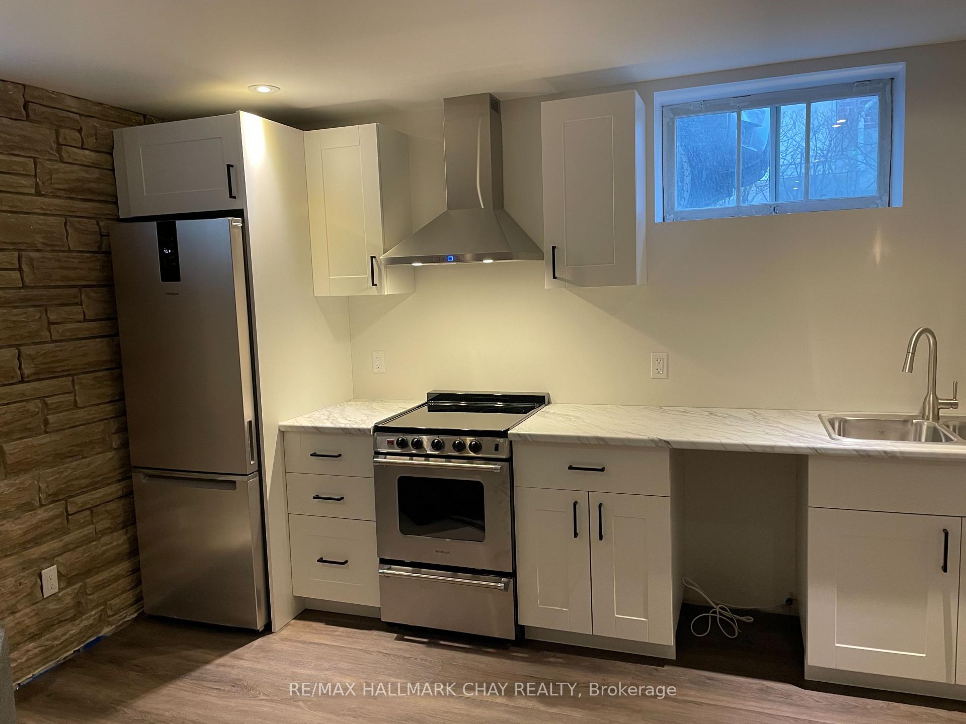 Photo 11 of 12 Vine Street, Barrie, Sunnidale — HOMEH