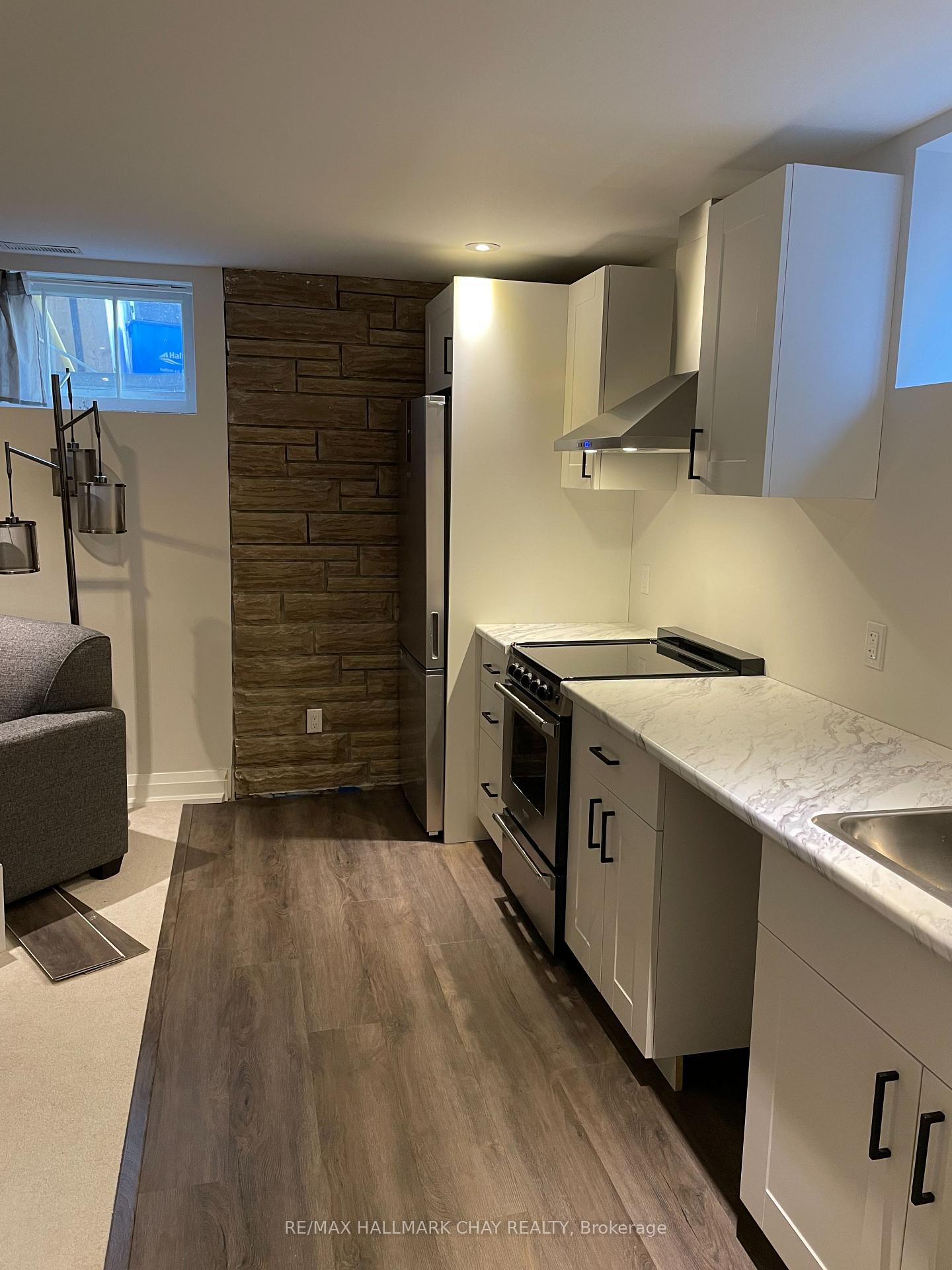Photo 12 of 12 Vine Street, Barrie, Sunnidale — HOMEH