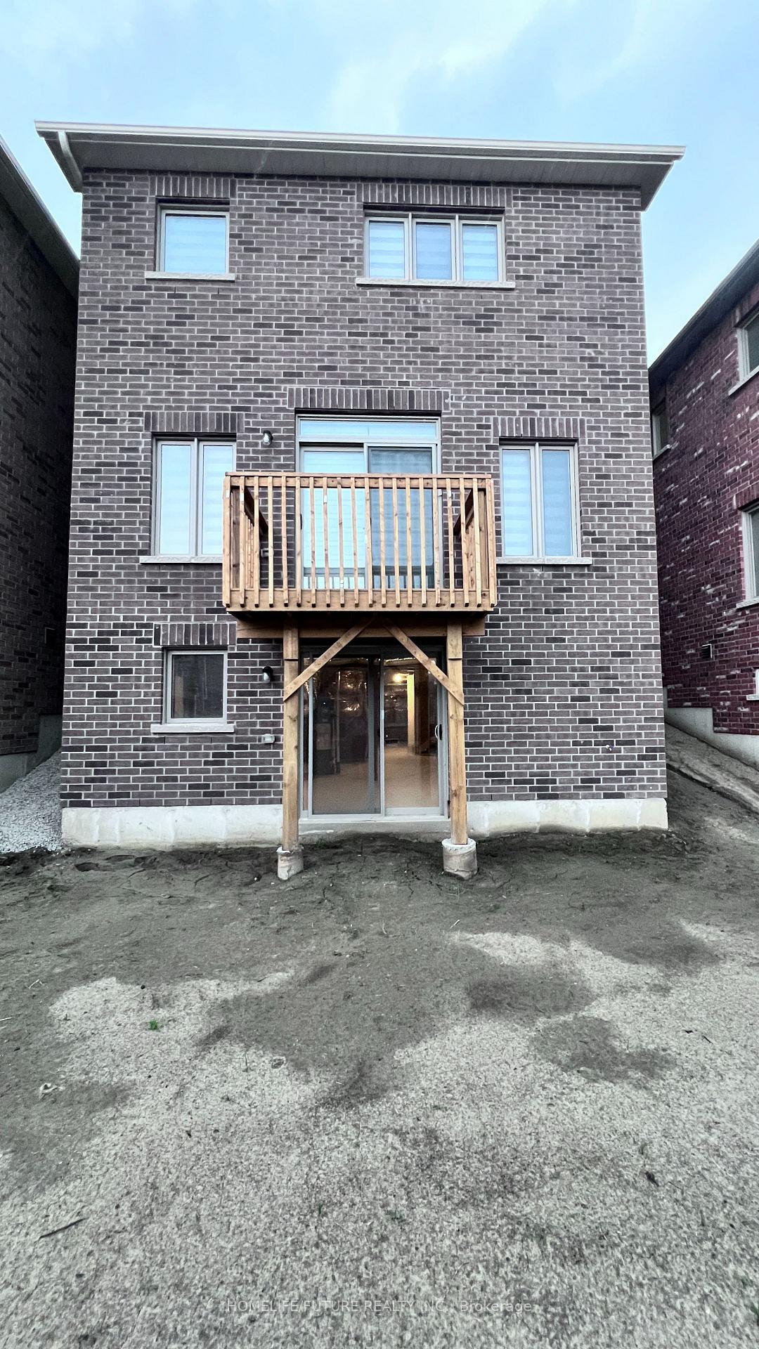 Photo 17 of 69 North Garden Boulevard, Scugog, Port Perry — HOMEH