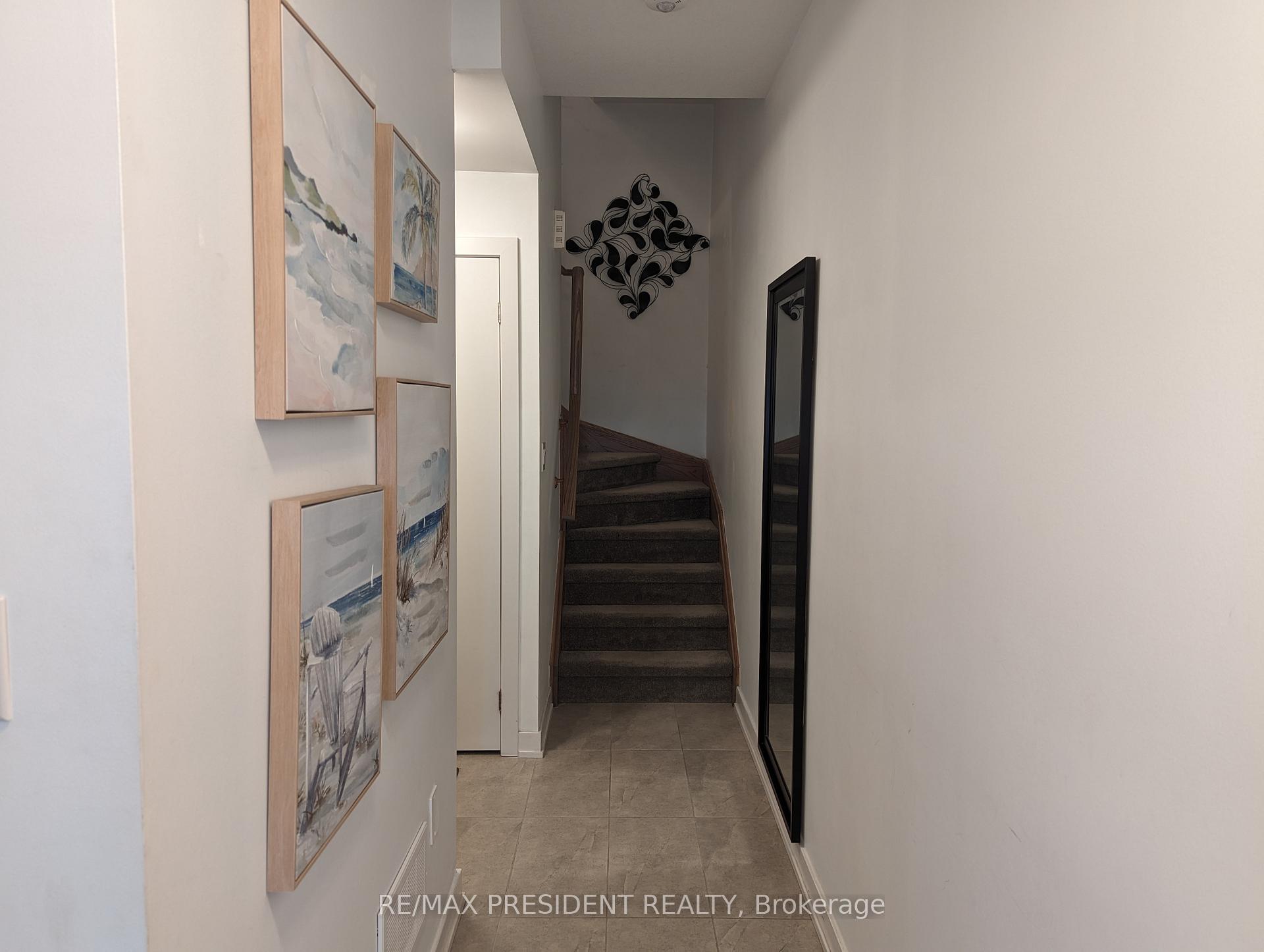 Photo 2 of Unit 45, 590 North Service Road, Hamilton, Stoney Creek — HOMEH