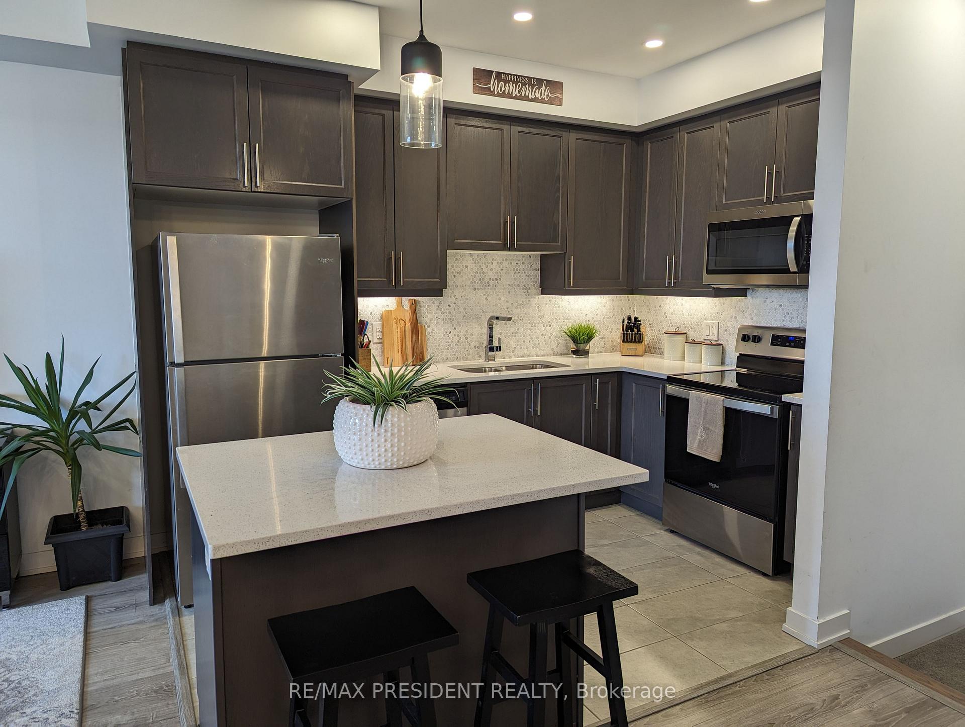 Photo 7 of Unit 45, 590 North Service Road, Hamilton, Stoney Creek — HOMEH