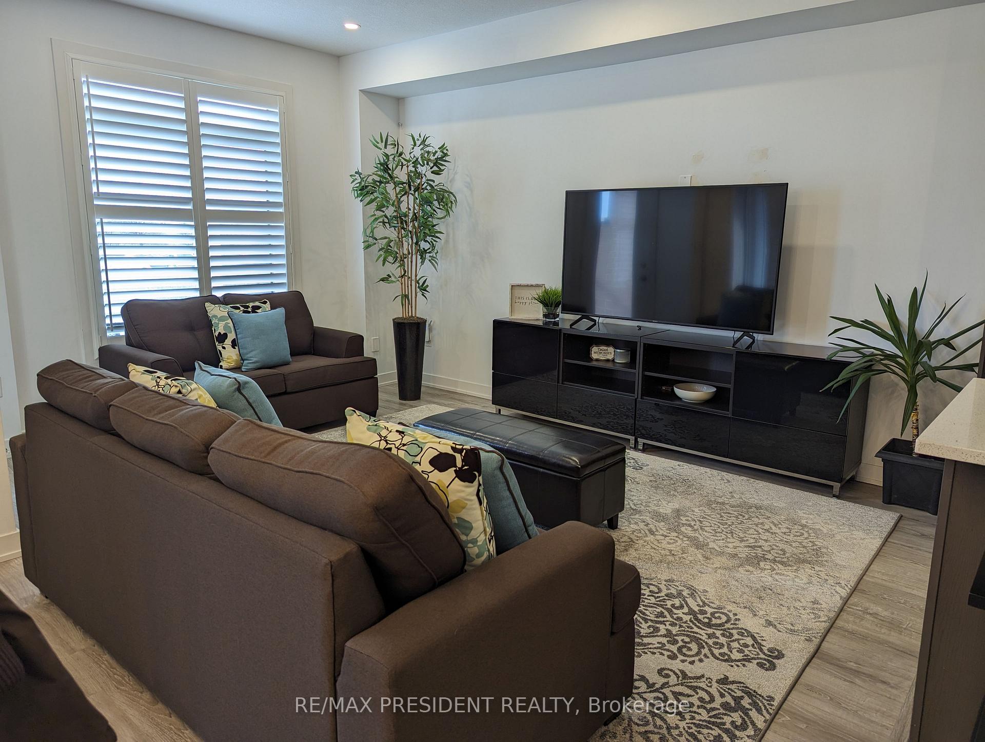 Photo 13 of Unit 45, 590 North Service Road, Hamilton, Stoney Creek — HOMEH