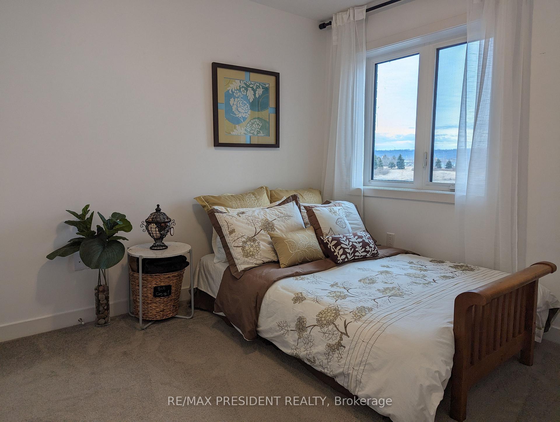 Photo 12 of Unit 45, 590 North Service Road, Hamilton, Stoney Creek — HOMEH