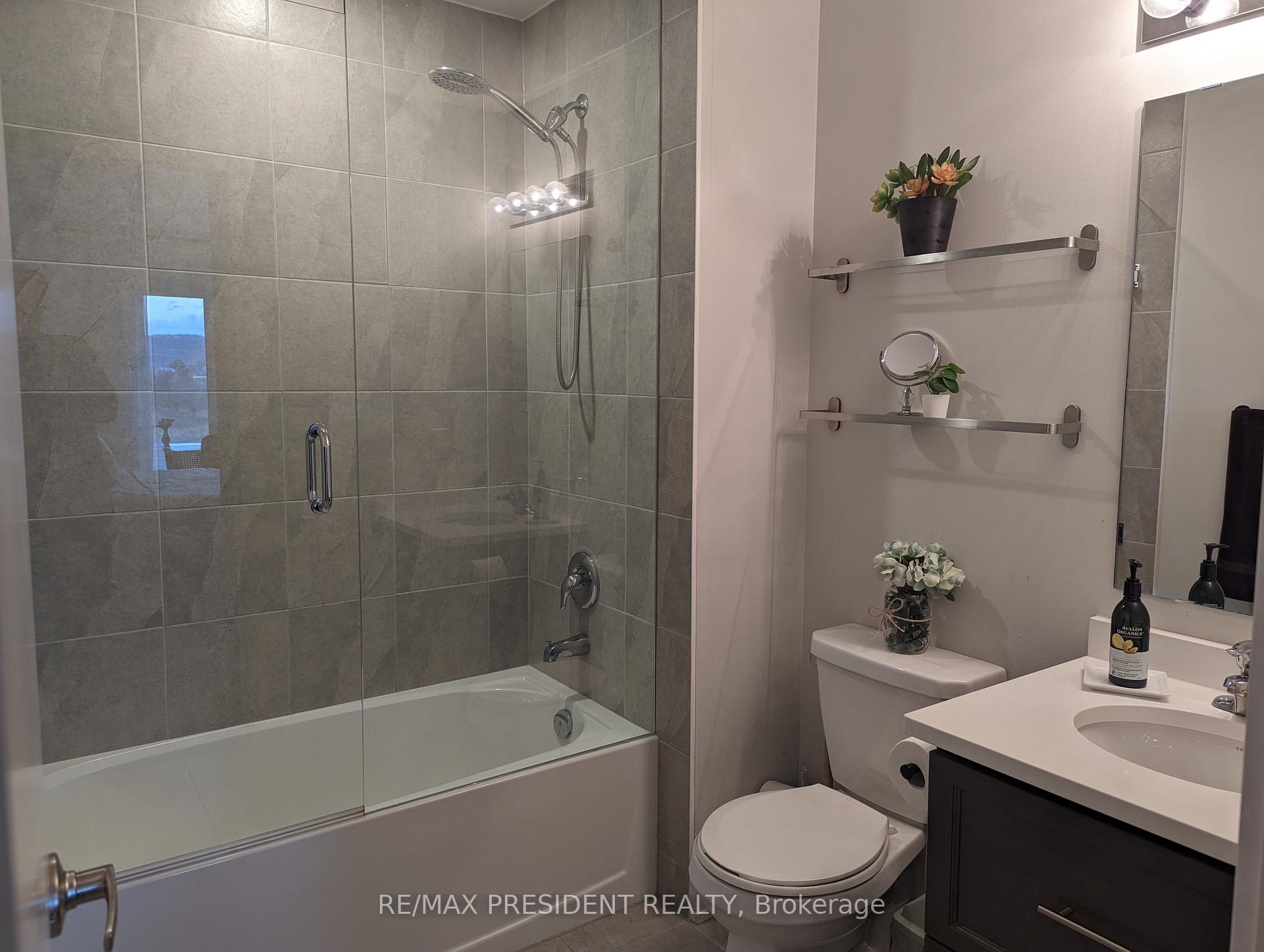 Photo 14 of Unit 45, 590 North Service Road, Hamilton, Stoney Creek — HOMEH