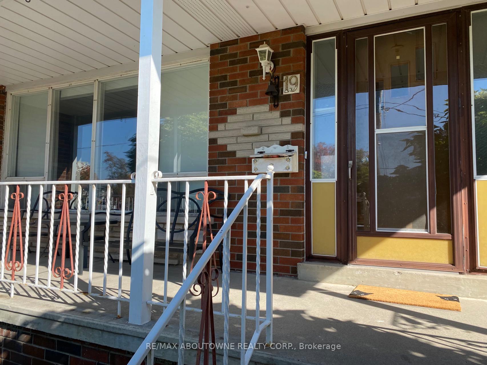 Photo 2 of Unit MAIN, 19 Algoma Drive, Guelph, Victoria North — HOMEH