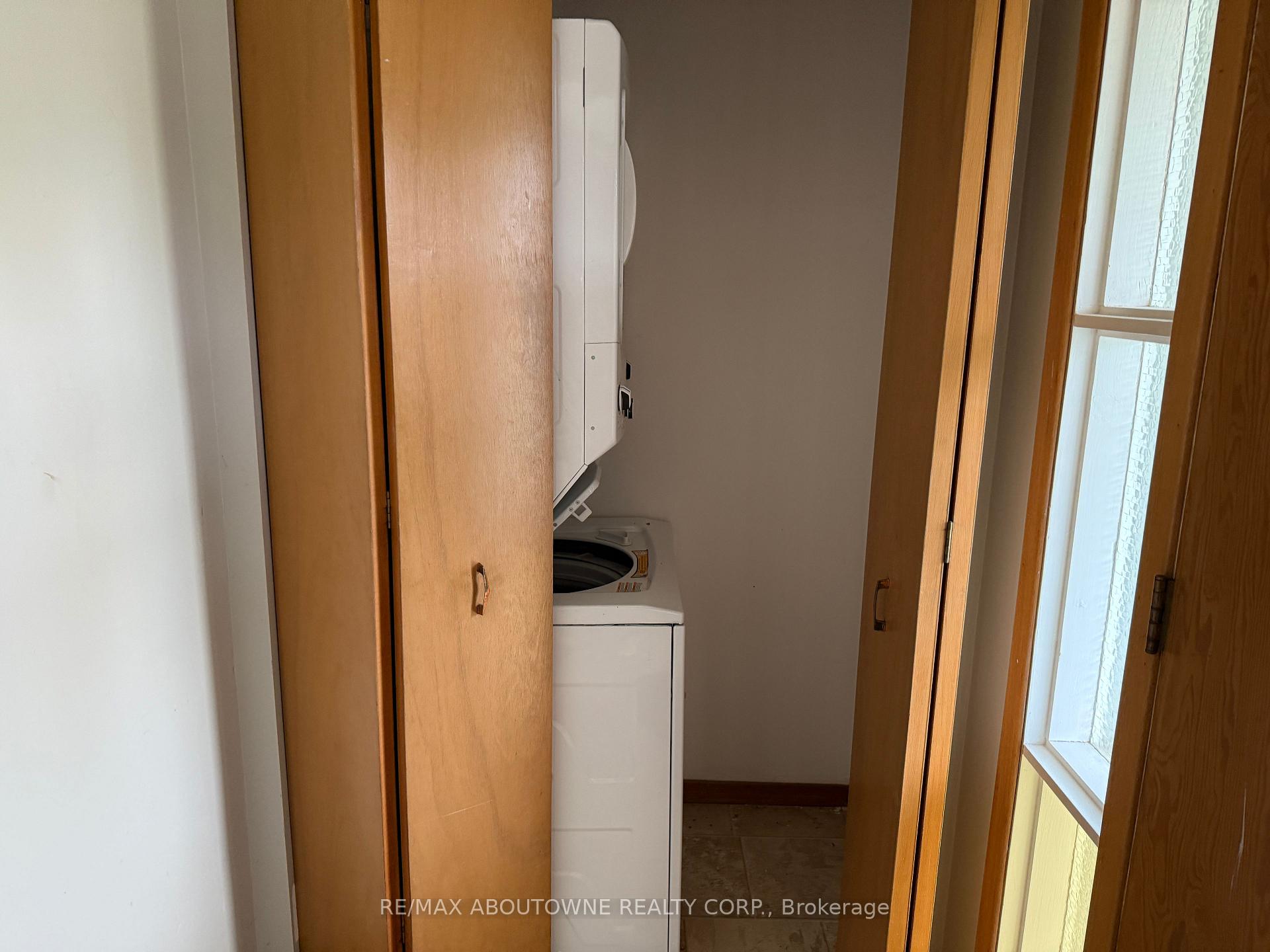 Photo 5 of Unit MAIN, 19 Algoma Drive, Guelph, Victoria North — HOMEH
