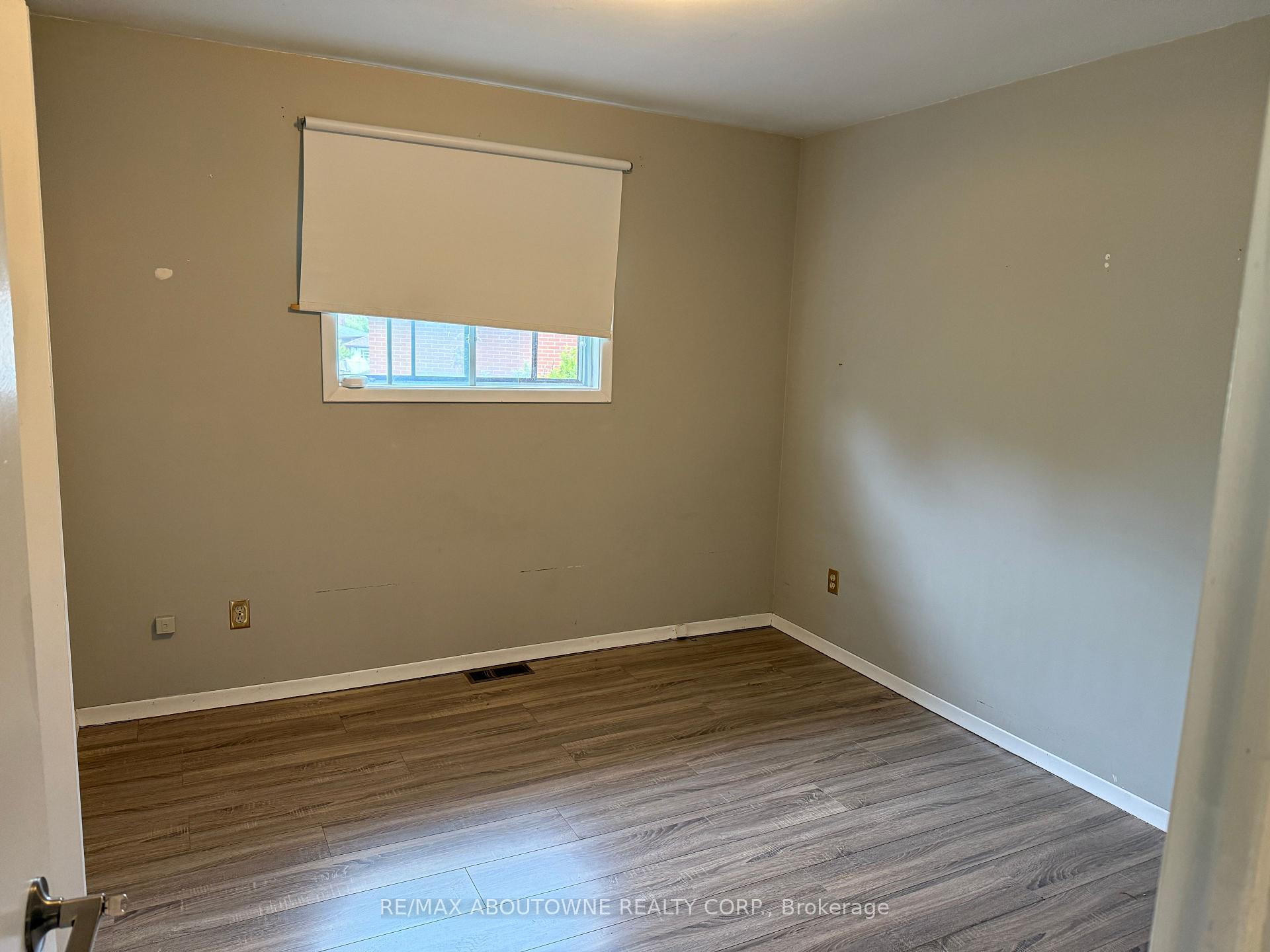 Photo 12 of Unit MAIN, 19 Algoma Drive, Guelph, Victoria North — HOMEH