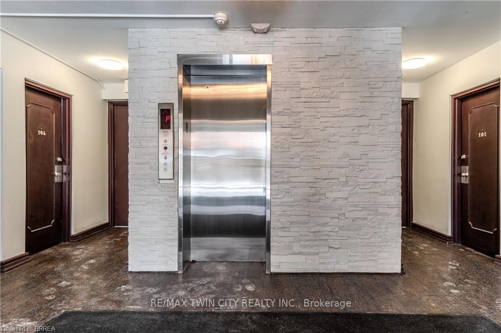 Photo 2 of Unit 502, 200 Charlton Avenue E, Hamilton, Corktown — HOMEH