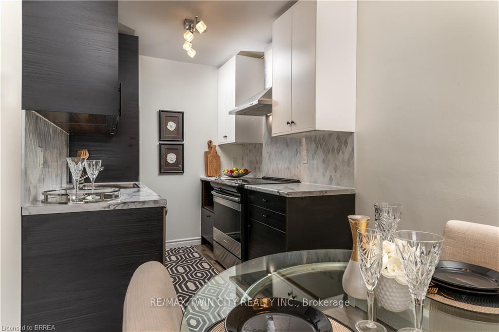 Photo 7 of Unit 502, 200 Charlton Avenue E, Hamilton, Corktown — HOMEH