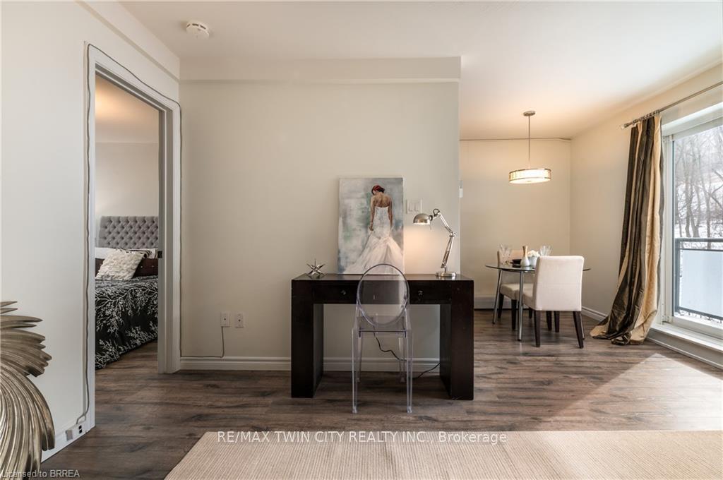 Photo 8 of Unit 502, 200 Charlton Avenue E, Hamilton, Corktown — HOMEH