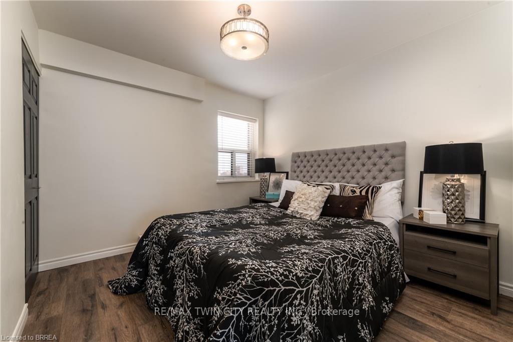Photo 9 of Unit 502, 200 Charlton Avenue E, Hamilton, Corktown — HOMEH
