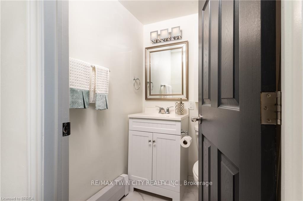 Photo 16 of Unit 502, 200 Charlton Avenue E, Hamilton, Corktown — HOMEH