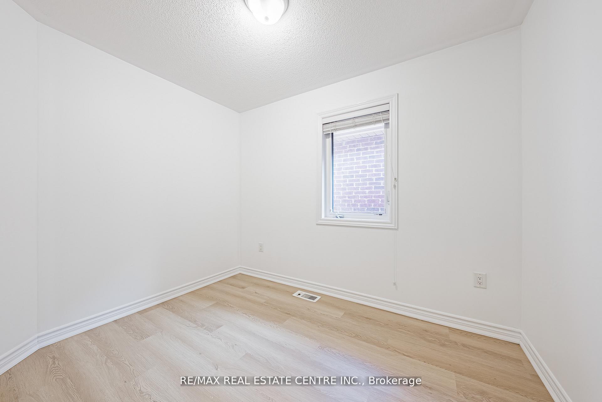 Photo 23 of 13 Sail Road, Brampton, Northwest Brampton — HOMEH