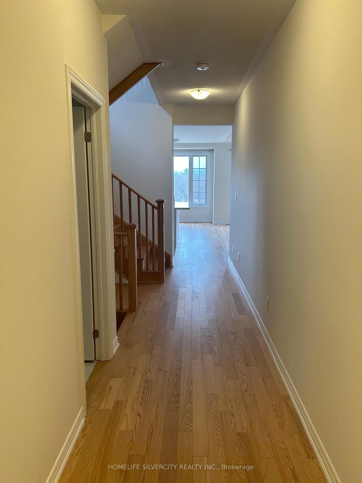Photo 9 of 1055 Zircon Manor, Pickering, Rural Pickering — HOMEH