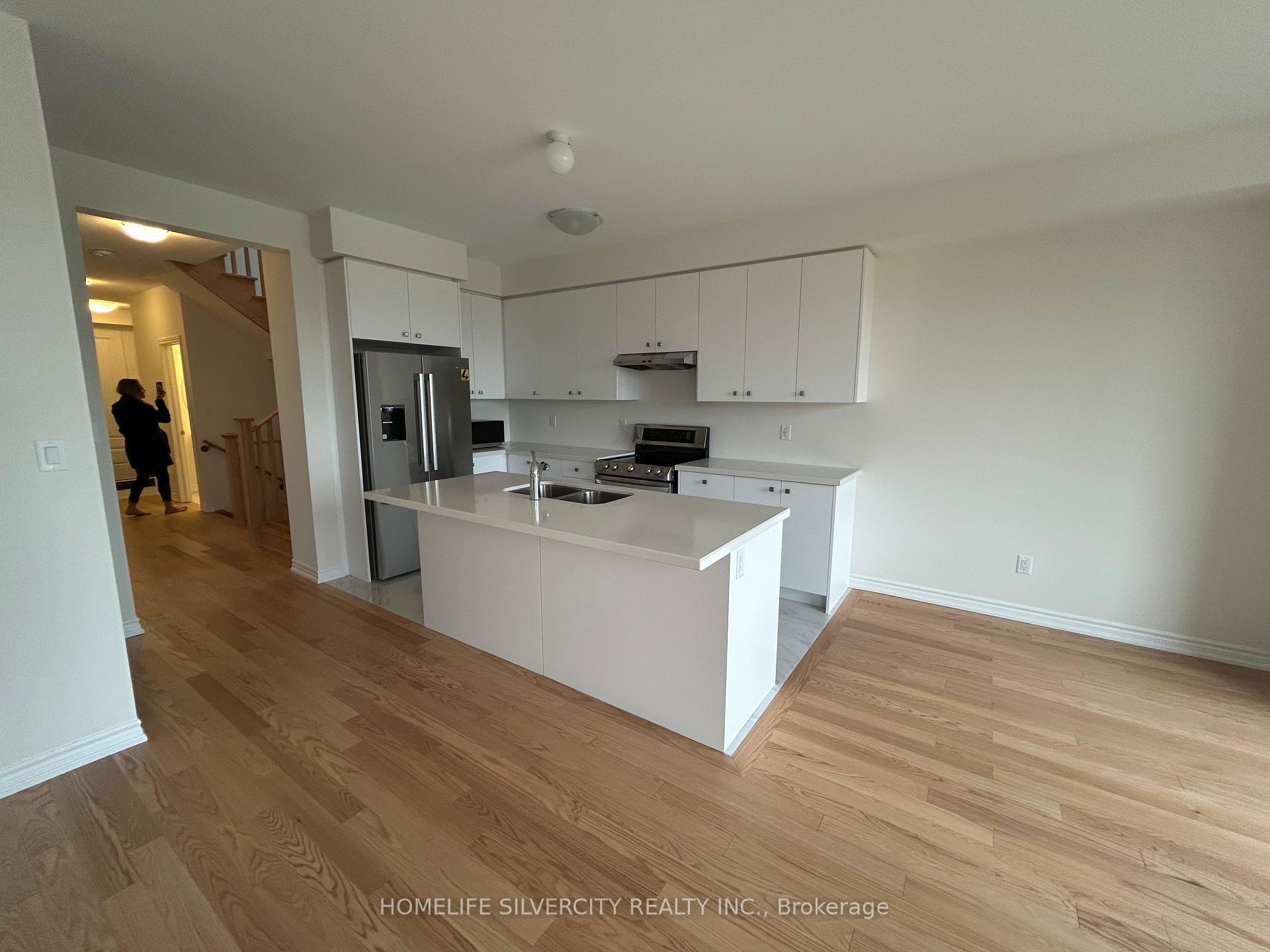 Photo 3 of 1055 Zircon Manor, Pickering, Rural Pickering — HOMEH
