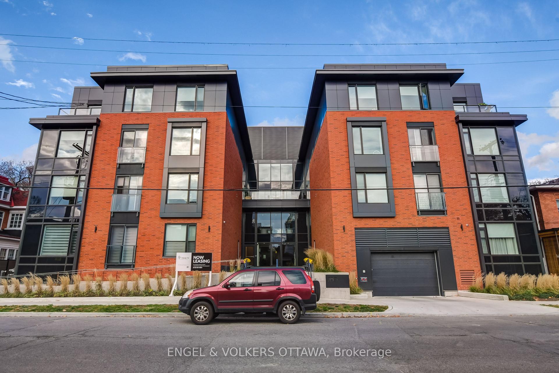 Front of Unit 303, 280 Crichton Street