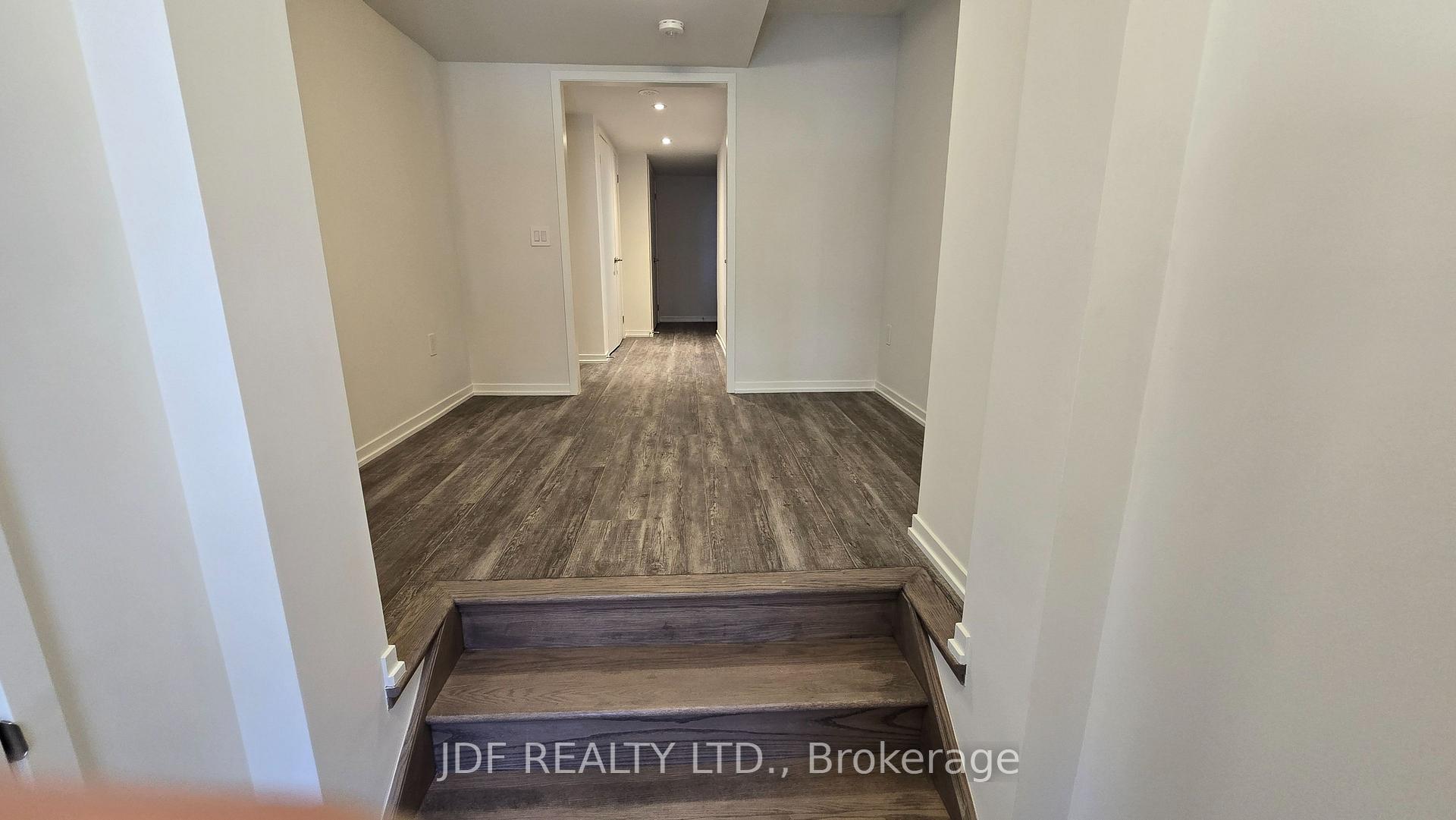 Photo 3 of 39 Arbour Green Crescent, Vaughan, Kleinburg — HOMEH