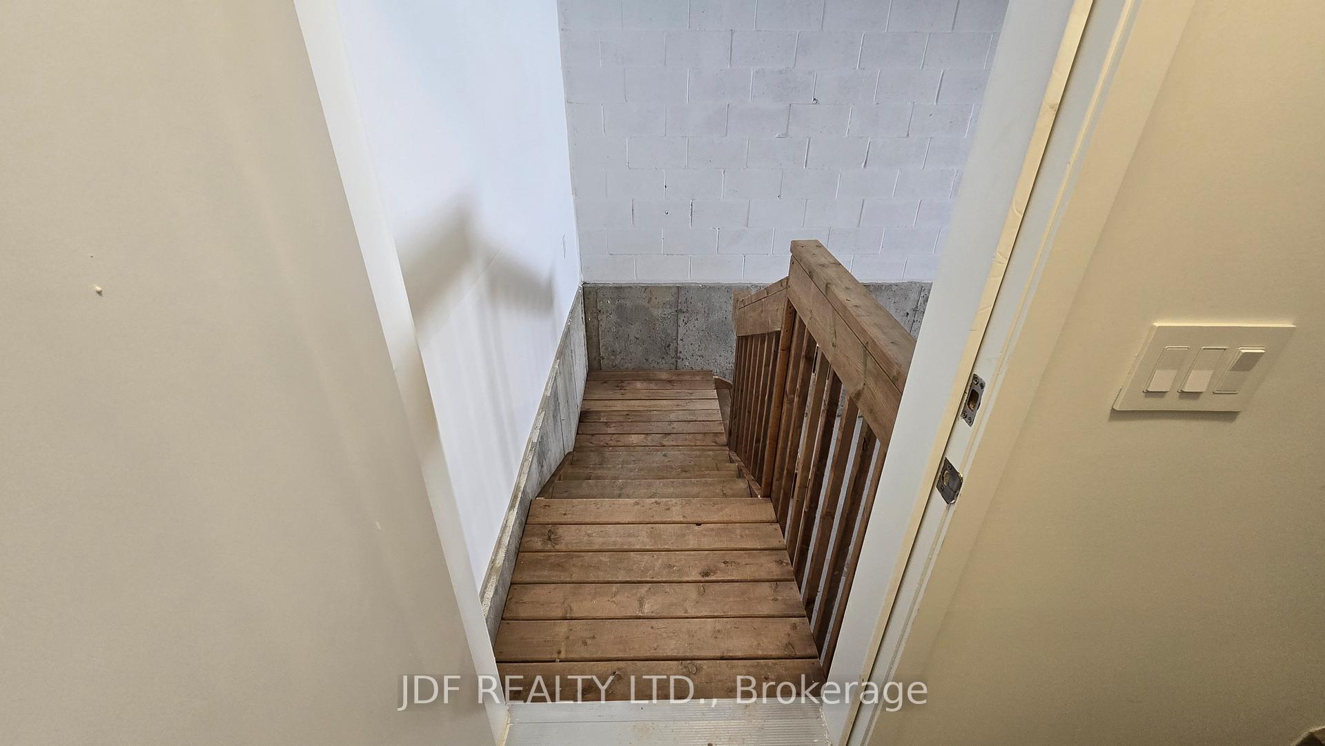 Photo 18 of 39 Arbour Green Crescent, Vaughan, Kleinburg — HOMEH