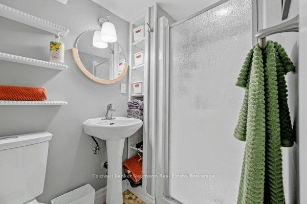 Photo 34 of 51 Lyon Avenue, Guelph, Exhibition Park — HOMEH