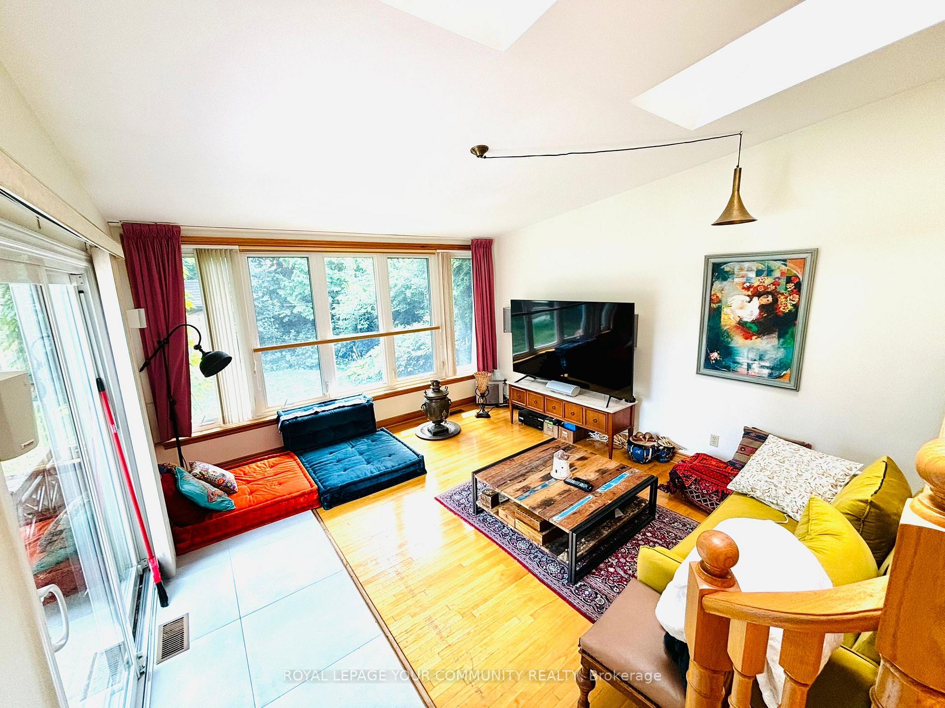 Photo 5 of 47 Normark Drive, Markham, Royal Orchard — HOMEH